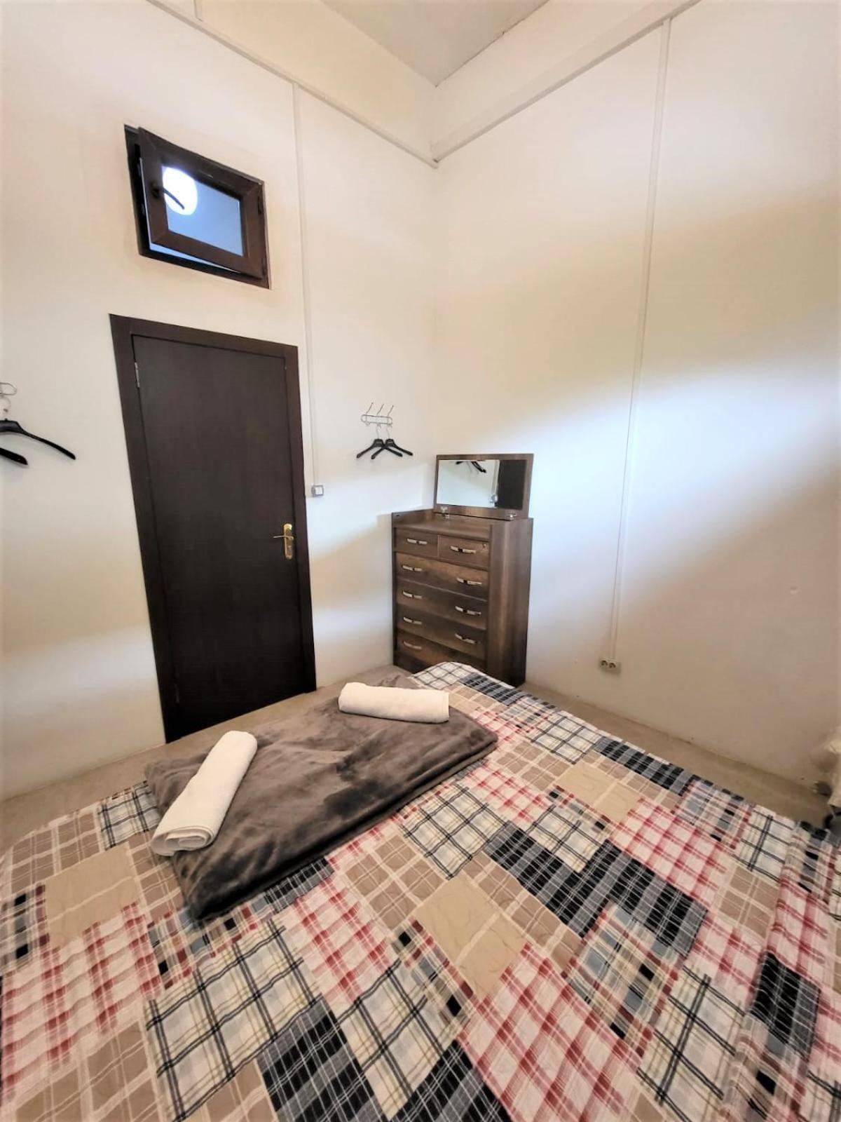 Hostel Near The Square Tbilisi Exterior photo