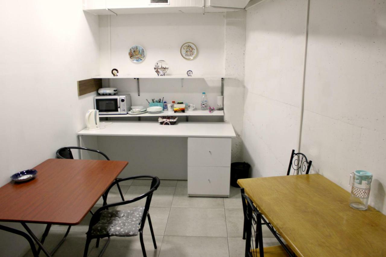 Hostel Near The Square Tbilisi Exterior photo